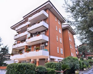 Trilocale in vendita, via Dorzano  27, Casalotti, Roma