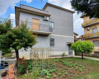 Appartamento di 90 m² con 3 locali in affitto a Guidonia Montecelio
